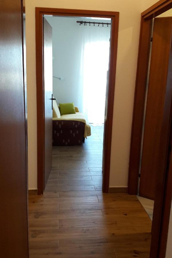 Apartments And Rooms By The Sea Seline, Paklenica - 6440 Stari Grad Kültér fotó